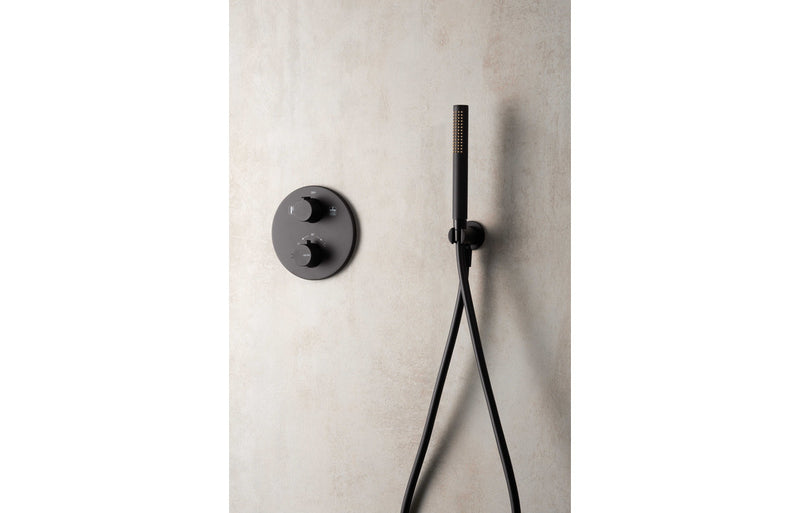 Vema Timea Black Single Outlet Bar Valve